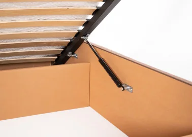Rudos spalvos veliūrinė lova ETNA - elegantiško dizaino dvigulė funkcionali lova su patalynės dėže, kietu dugnu ir natūralios medienos grotelėmis.