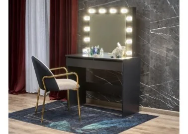 Juodos spalvos kosmetinis staliukas Hollywood su dideliu veidrodžiu ir integruotomis apšvietimo lemputėmis. Talpūs stalčiai ir minimalistinis dizainas užtikrina modernų ir funkcionalų sprendimą grožio kampeliui.
Talpūs stalčiai ir minimalistinis dizainas užtikrina modernų ir funkcionalų sprendimą grožio kampeliui.